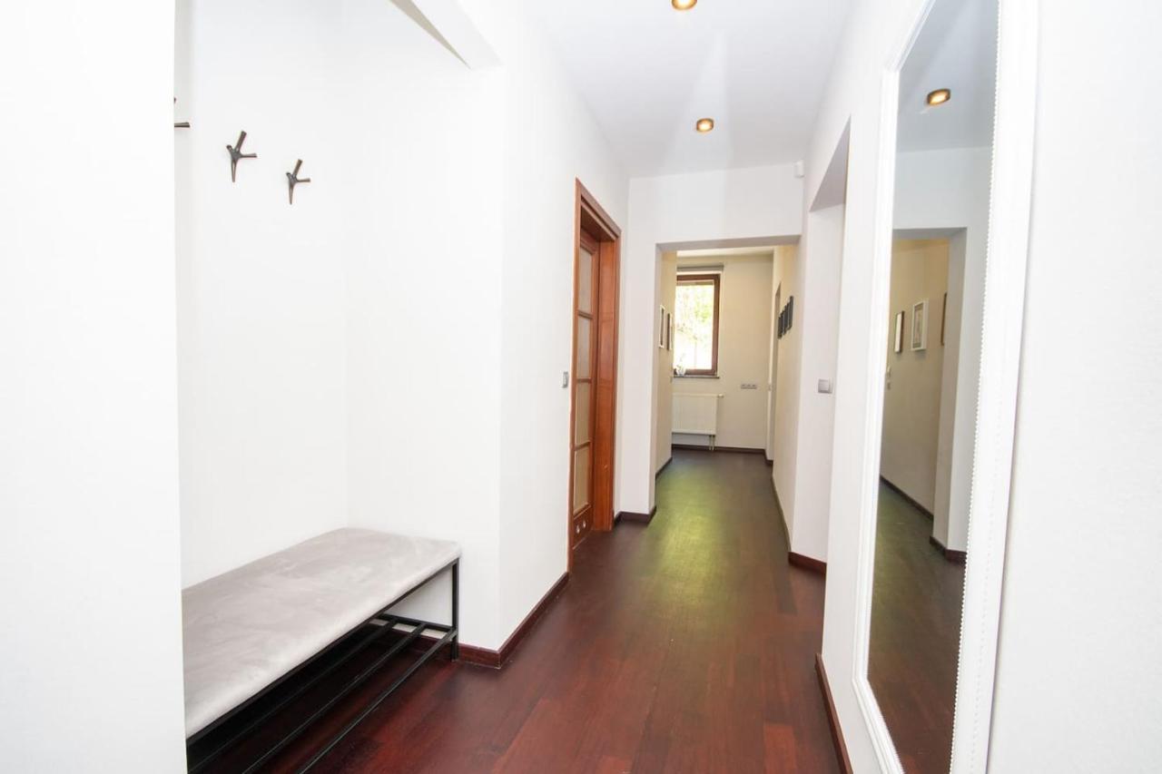 Inpoint 2-Bedrooms Apartment With Private Garden And Free Parking Krakow Dış mekan fotoğraf