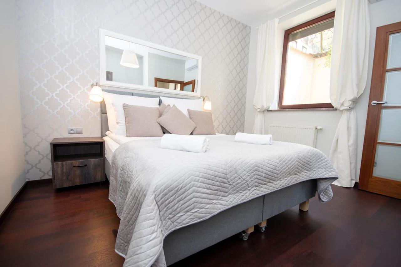 Inpoint 2-Bedrooms Apartment With Private Garden And Free Parking Krakow Dış mekan fotoğraf
